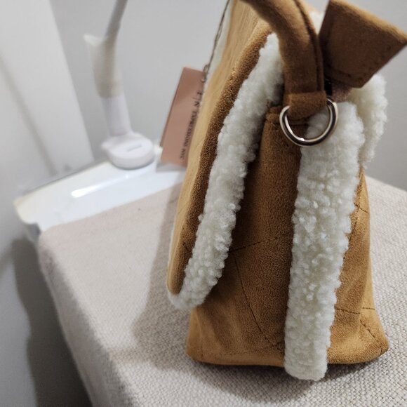 FALL SALE!! Shoulder or crossbody - Picture 4 of 6